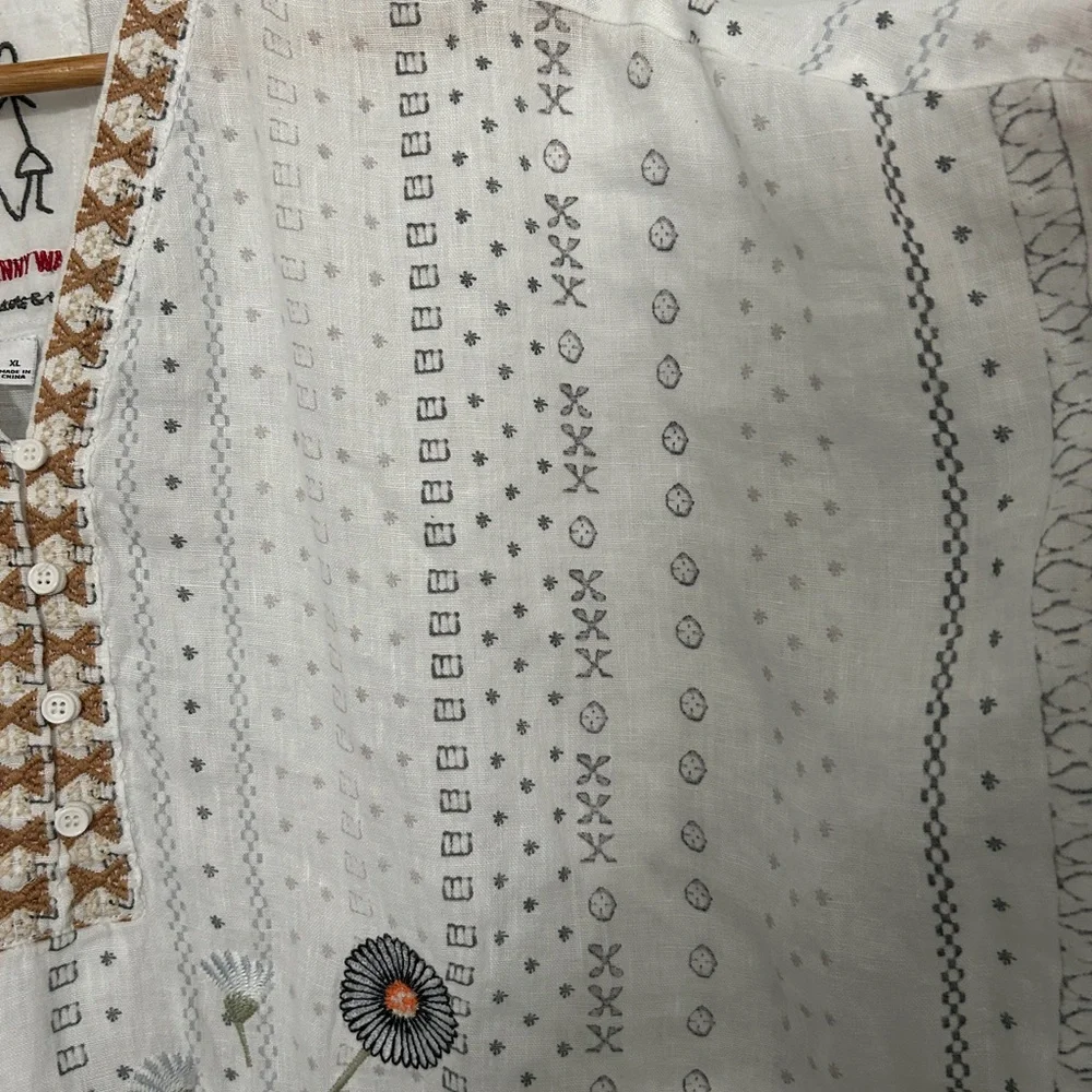 Johnny was white linen oversized blouse floral embroidered v neck line Sz xl - Picture 6 of 10